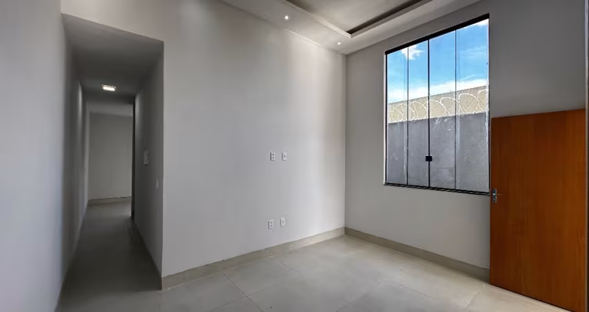 Casa Nova com 2/4 sendo 1 suíte