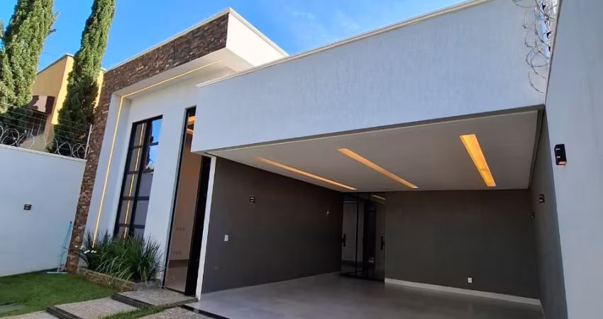 Casa dos sonhos (e dos churrascos!) no Veredas dos Buritis  Sabe aquela casa que você entra e já pensa: 'é aqui que eu vou aposentar minha air fryer e começar a
