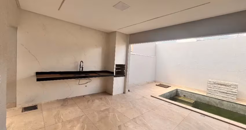 Sobrado com três suítes plenas com piscina aquecida, varanda goumet e três vagas de garagem. moinho dos ventos próximo de todas as conveniências. fino acabamento que proporciona conforto e segurança p