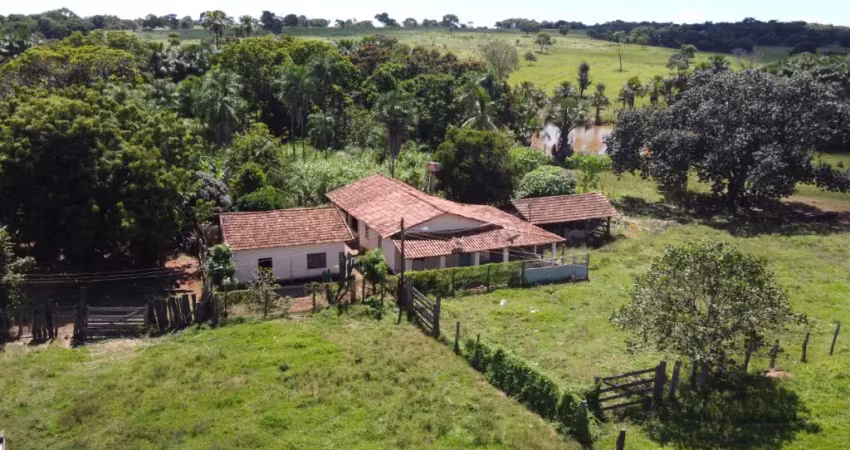 Fazenda com 1 sala à venda na Avenida B, Zona Rural, Jussara