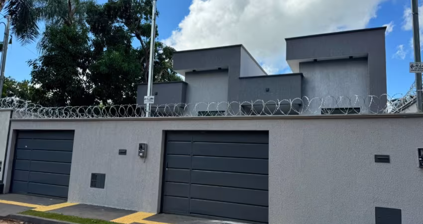 Casa 2 quartos, com suíte, área gourmet com churrasqueira