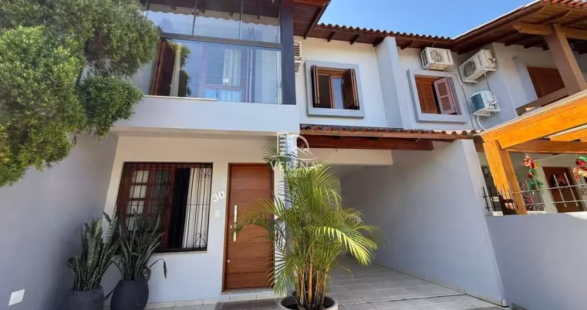 DUPLEX COM 03 DORMITÓRIOS, PÁTIO COM PISCINA NO BAIRRO UNIVERSITÁRIO