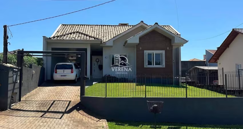 CHARMOSA E ACONCHEGANTE RESIDÊNCIA PLANA EM LINHA SANTA CRUZ
