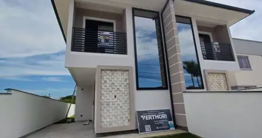Sobrado à Venda em Barra do Aririú - Palhoça