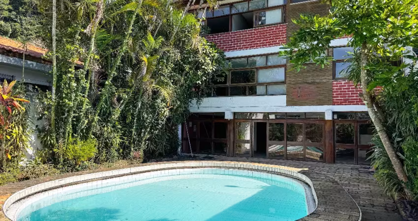 Casa a venda no bairro iucas, a 5 minutos do alto - ótima localização