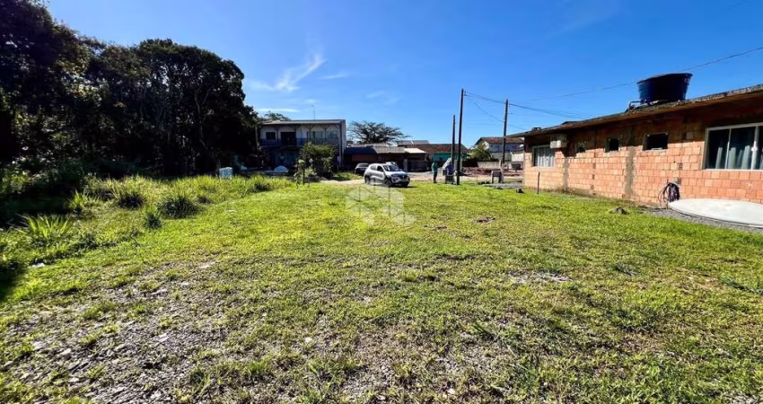 Terreno à Venda no Sandra Regina, São Francisco do Sul - Excelente Localização e Potencial de Investimento!**