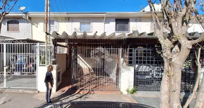 Sobrado à venda - 102 m² | Recém-reformado e pronto para morar!
