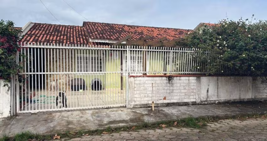 Vendo Casa na Prainha - Conforto e Localização Privilegiada!