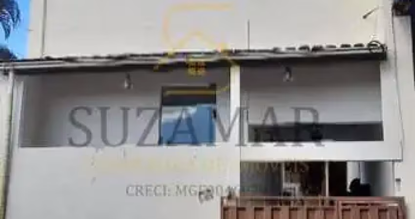 Casa para Venda em Governador Valadares, Jardim do Trevo, 2 dormitórios, 2 banheiros, 3 vagas
