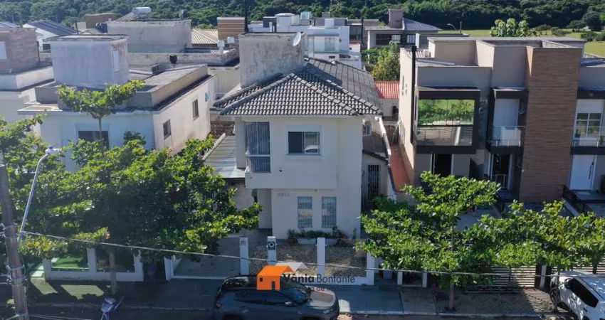 Casa para Venda em Florianópolis, São João do Rio Vermelho, 3 dormitórios, 3 suítes, 4 banheiros, 2 vagas