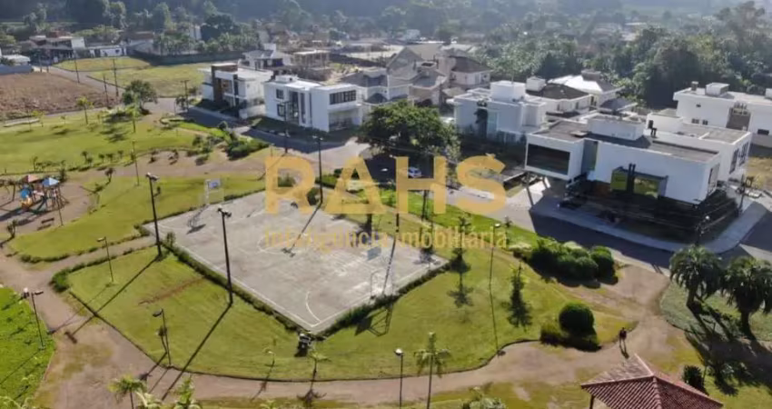 Terreno em condomínio fechado na região nobre de pirabeiraba