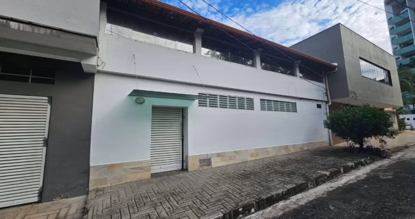 Código 4432 -  Aluga casa comercial no bairro Horto, com aproximadamente 140 m²