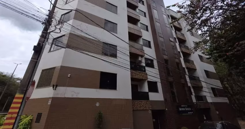 Código 4538 - aluga apartamento na rua imbúia, bairro horto, 03 quartos, sendo 01 suíte com sacada e 02 quartos com guarda roupa, sala/copa com painel, cozinha com armários, 01 banheiro social, área d