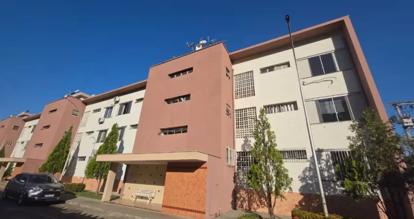 4571 - aluga apartamento no bairro cariru, com aproximadamente 100m², 03 quartos, sendo 01 suíte, sala, copa, sacada, cozinha com armários, área de serviço com armários, 01 banheiro social, 02 vagas d
