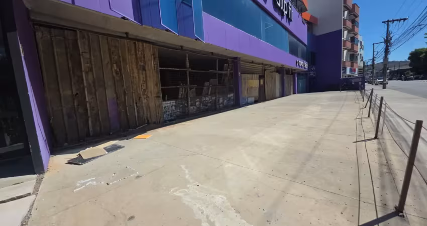 Código 4589 - aluga loja no bairro cidade nobre, 500m², sendo 30m² de frente, térreo com garagem para aproximadamente 10 carros.