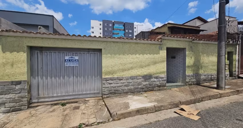 Código 4604 -  aluga casa na rua laurêncio, bairro imbaúbas, com aproximadamente 320m²