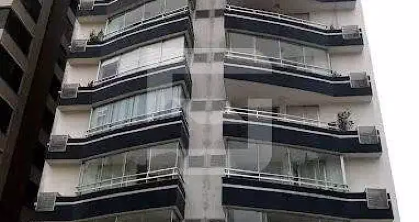 Apartamento com 3 Dormitórios no Centro  -  Florianópolis/SC
