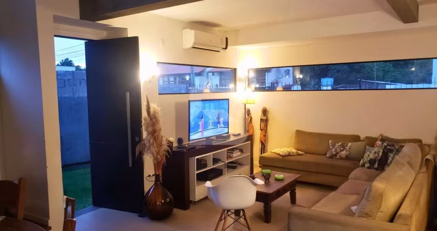 Casa com 4 Dormitórios – Rio Tavares – Florianópolis/SC