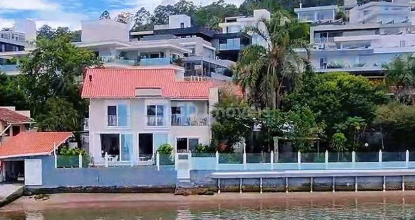 Casa Frente Mar em Cacupé  -  Florianópolis,SC