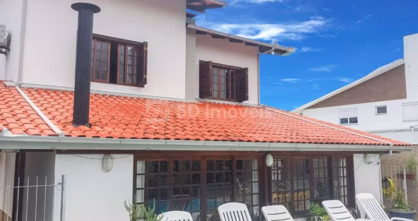 Casa 4 Dormitórios - Itacorubi - Florianópolis, SC