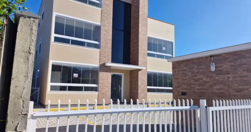 Excelente cobertura na pinheira com 3 dormitorios sendo 02 suites