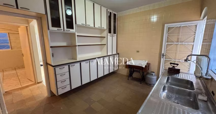 Casa Frente e Fundos com 5 Quartos sendo 2 Suíte para alugar Região Leste, 250 m² por R$ 2.800/mês - Brasília - Londrina/PR