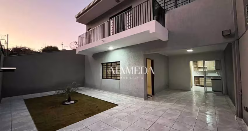 Casa com 2 quartos sendo 1 suíte com 140m² de área privativa e armários planejados na cozinha no bairro bandeirantes - londrina/pr