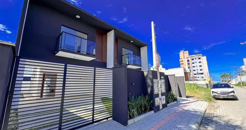 Sobrado com 3 dormitórios à venda, 136 m² por R$ 970.000 - Itacolomi - Balneário Piçarras/SC
