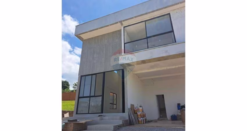 Luxuosa Casa em Alphaville Pernambuco 2 – Sofisticação, Exclusividade e Segurança.