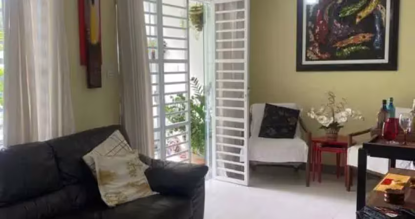 Casa duplex 4/4 em Itapuã