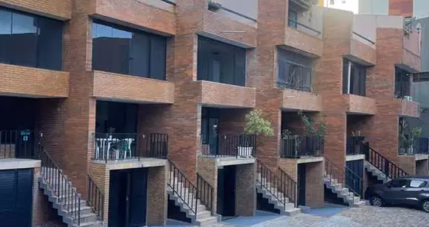 Casa em condomínio fechado com 4 quartos à venda na Avenida Octávio Mangabeira, Jaguaribe, Salvador