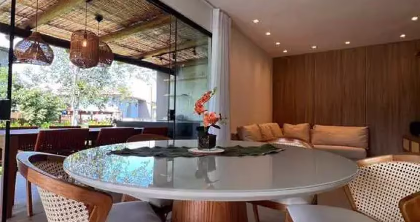 Casa a venda na Praia do Forte, 3 suítes com total Infraestrutura. Decorada, pronta para morar!