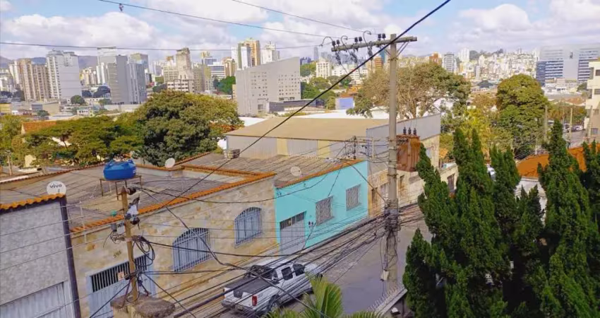 Casa com 6 quartos à venda na Rua Tremedal, Carlos Prates, Belo Horizonte