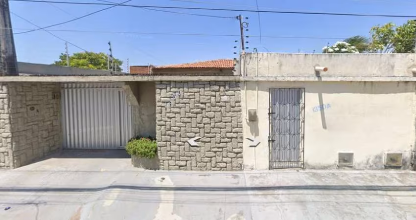 Casa para Venda em Fortaleza, São João do Tauape, 4 dormitórios, 1 suíte, 3 banheiros, 4 vagas