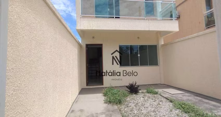 Duplex não geminada com 02 Suítes