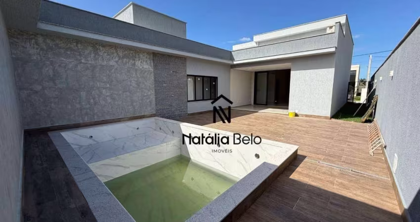 Casa linear com energia solar e piscina