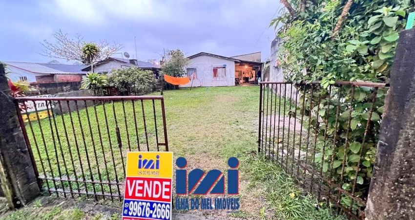 Casa com amplo terreno Matinhos Pr