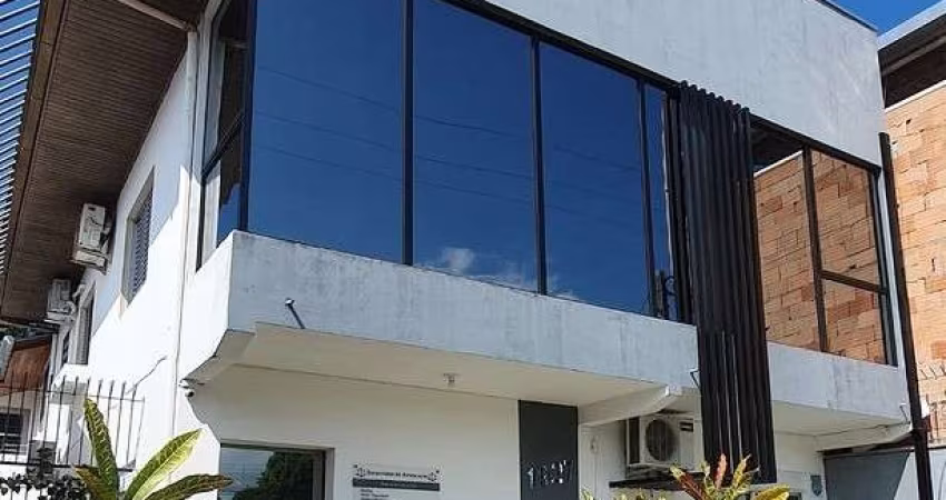 Ponto comercial com residência em Guaratuba
