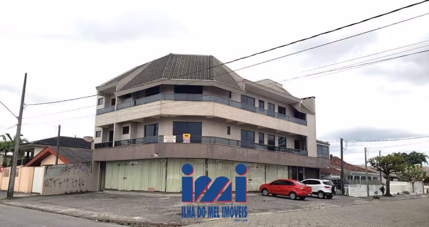 Apartamentos e loja Praia de Leste frente ao mar