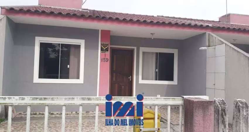 Casa a venda com piscina na praia de leste