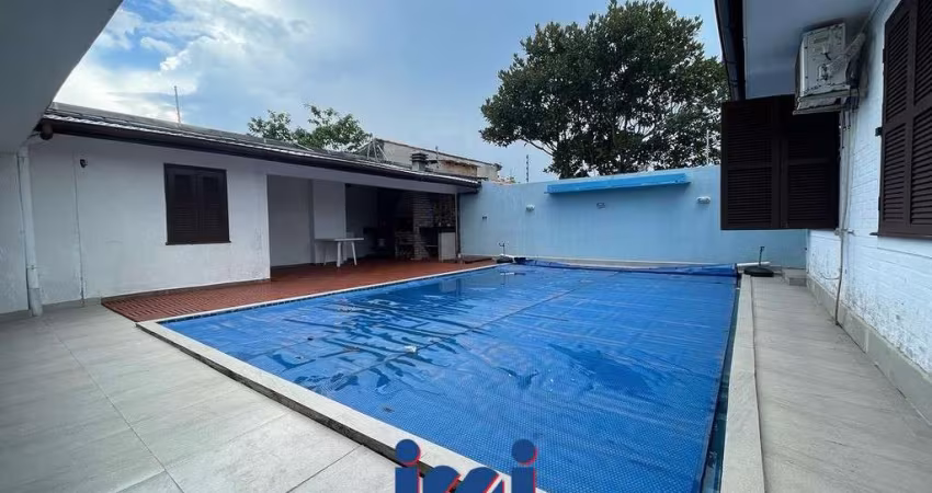 Casa com amplo espaço à venda
