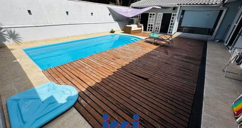 Casa com piscina no Atami Norte a venda