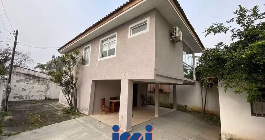 Casa com 3 quartos para alugar no Centro, Matinhos 