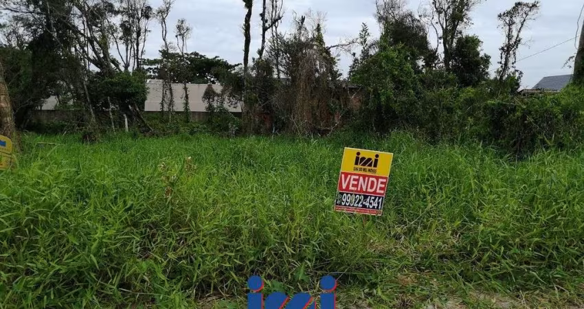 Terreno a 250 metros do mar no Eliana