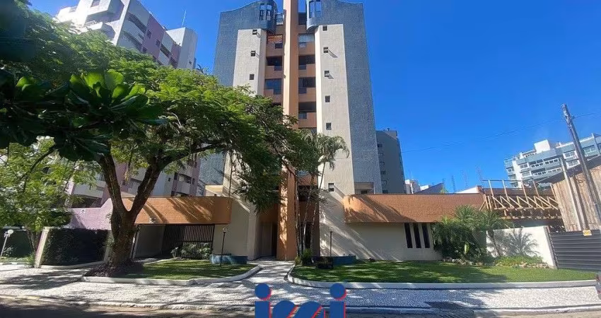 APARTAMENTO EM CAIOBÁ TOTALMENTE REFORMADO