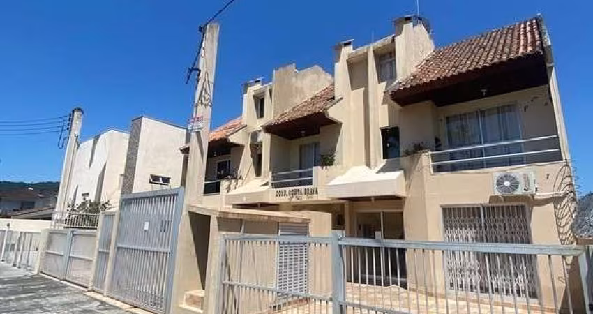 Apartamento com 3 quartos em Caiobá