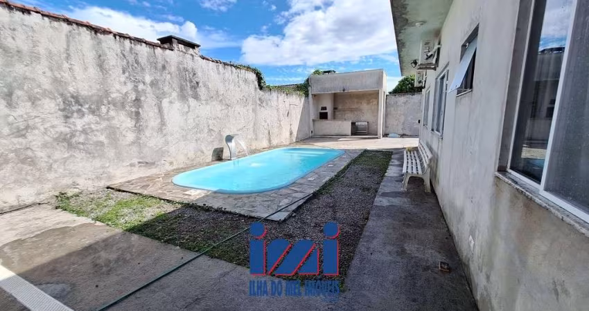 Casa a venda na praia com piscina Pontal do Paraná