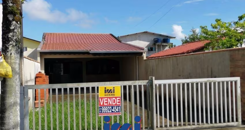 Casa com 2 quartos  próximo a Av. Paraná