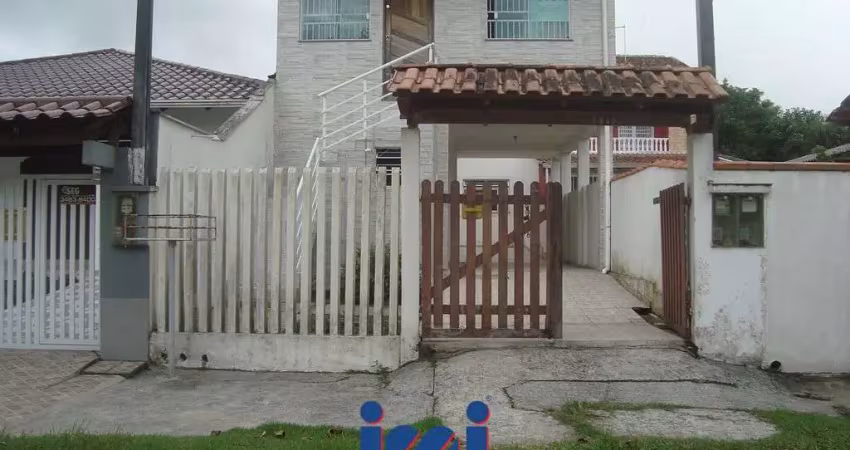 Terreno com 2 sobrados no Riviera em Matinhos