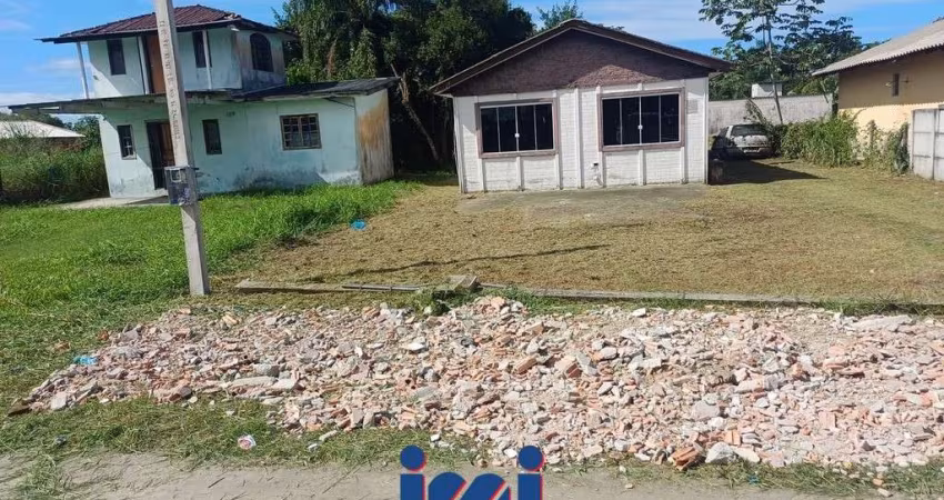 Casa com excelente terreno